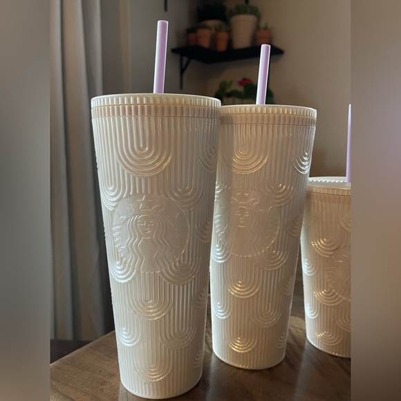 Starbucks cups - Picture 3 of 5